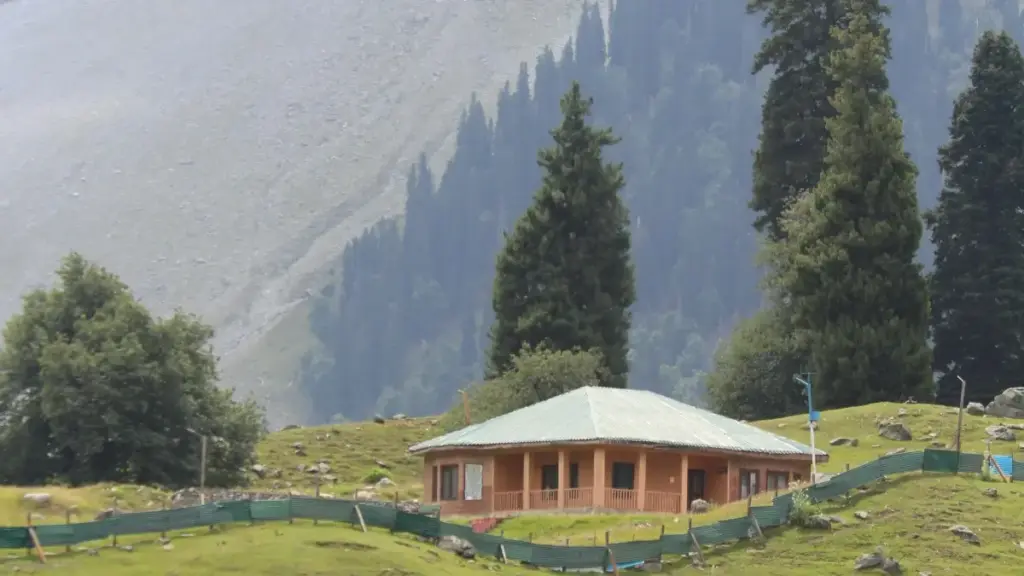 Practical guide for New Zealand creators on contacting Spanish brands via Pinterest to win tourism-board collaborations. Tactics, templates and platform tips tailored for 2025.