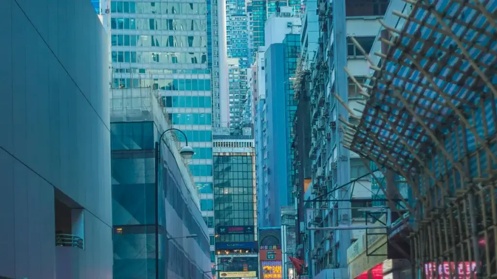 Practical playbook for NZ creators on connecting with Kenyan brands via Zalo to co-create productivity guides — outreach tactics, trust signals, and risk checks.