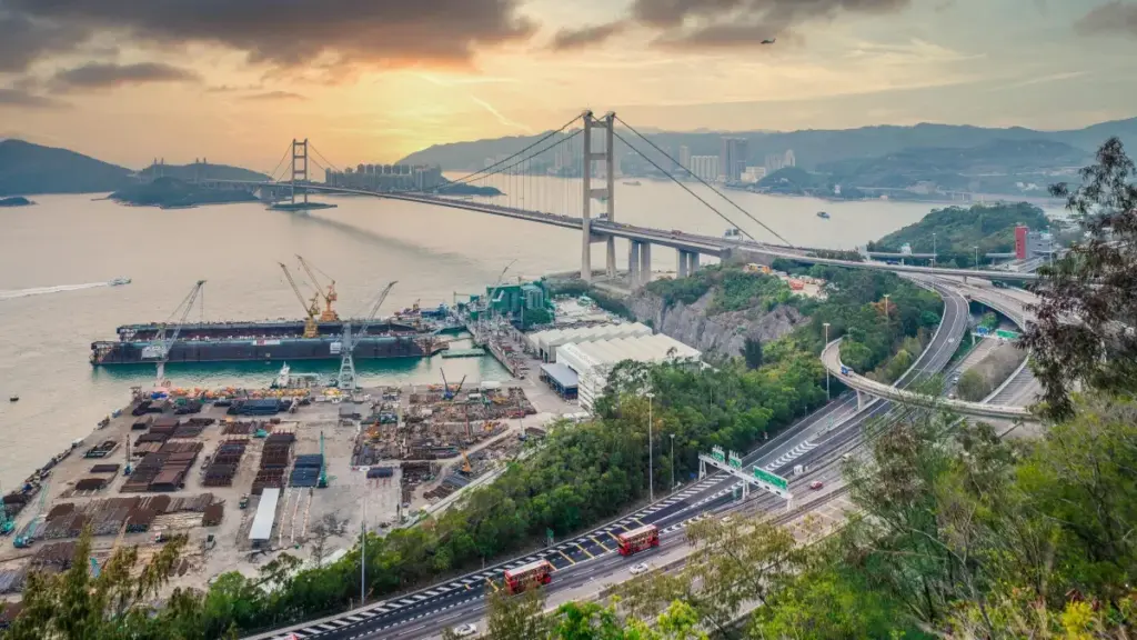 Practical tactics for New Zealand creators to contact Egyptian brands on Instagram and win sponsor-tagged event coverage, with cultural tips and outreach templates.