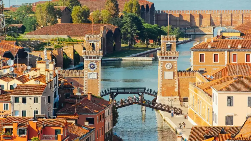 A practical playbook for NZ creators to approach Pakistan brands on Bilibili, share local hidden gems, and build cross-border influencer partnerships.