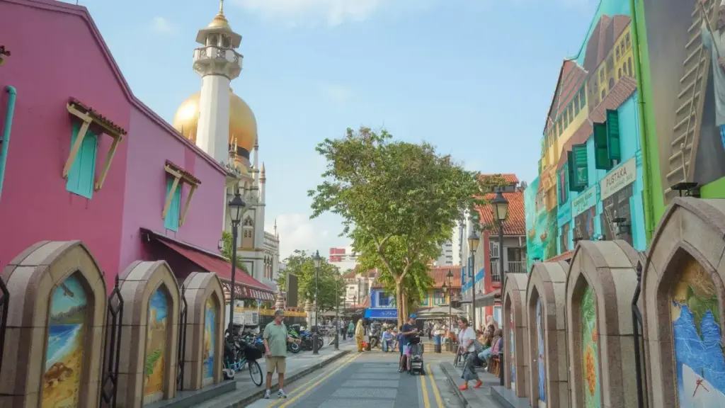 Practical guide for New Zealand advertisers to discover Nigerian Twitch creators, pitch limited-edition drops, and navigate local creator dynamics and platform tactics.