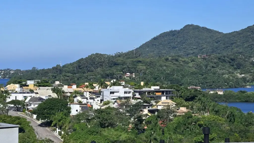 Practical guide for New Zealand advertisers to locate Iceland-based Spotify creators, vet authenticity, and commission genuine reviews — with privacy and AI-era risks covered.