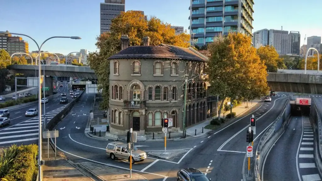 Practical guide for NZ advertisers to find Latvia-based Hulu creators and run mobile app install campaigns with localised tactics and platform insights.