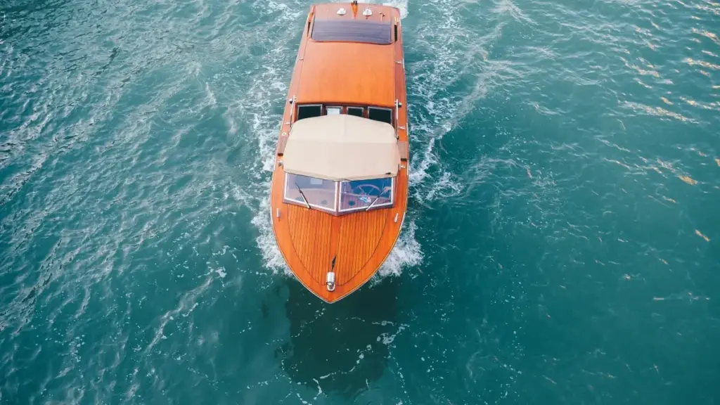 Practical, street-smart guide for New Zealand creators on contacting Malaysian beauty brands via WeChat for reviews and collabs.