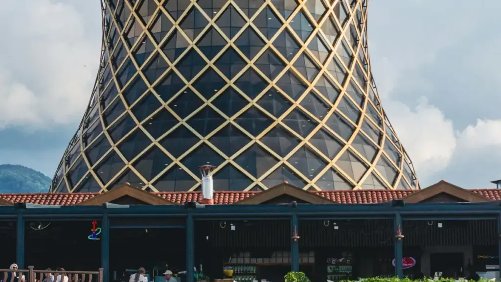 Practical guide for New Zealand advertisers on finding Austria-based Xiaohongshu creators to test product demand, with platform tactics, outreach templates and risk notes.